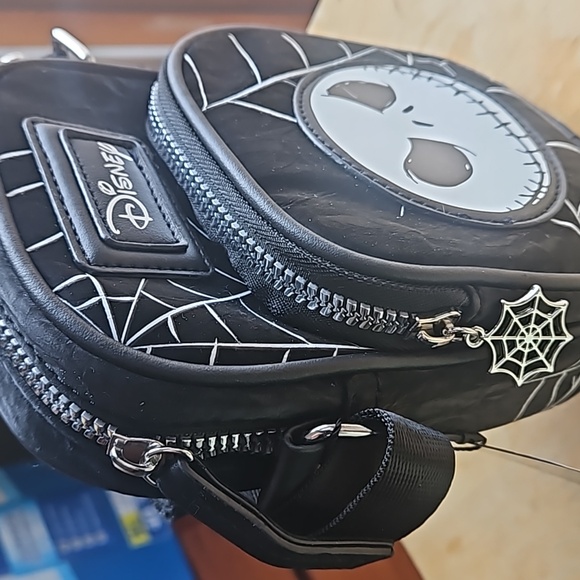 DISNEY NIGHTMARE BEFORE CHRISTMAS CELLPHONE BAG - Picture 5 of 12